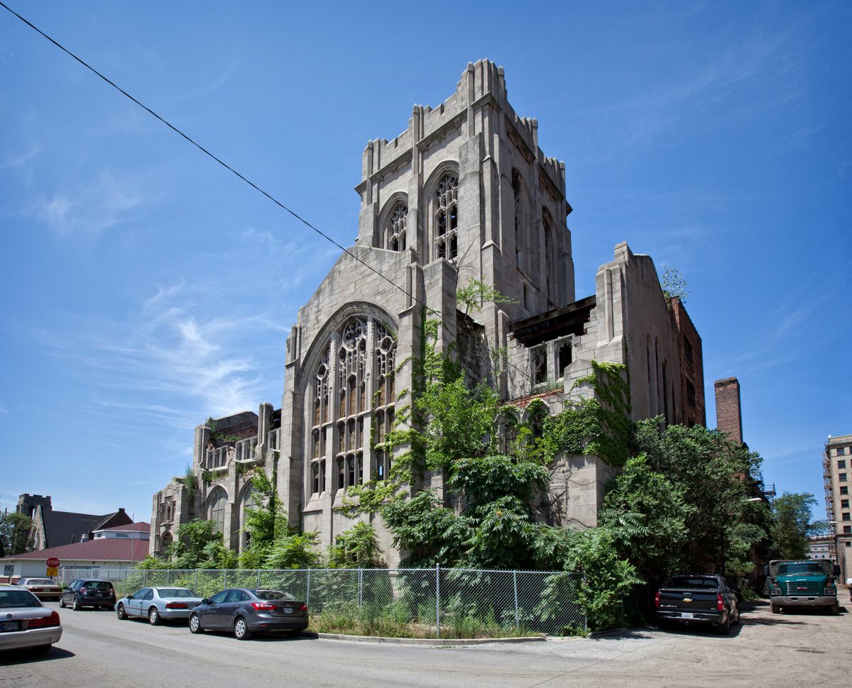 Una propuesta para transformar la abandonada Iglesia Metodista de la ciudad en un jardín y espacio para eventos ha ganado algo de fuerza.