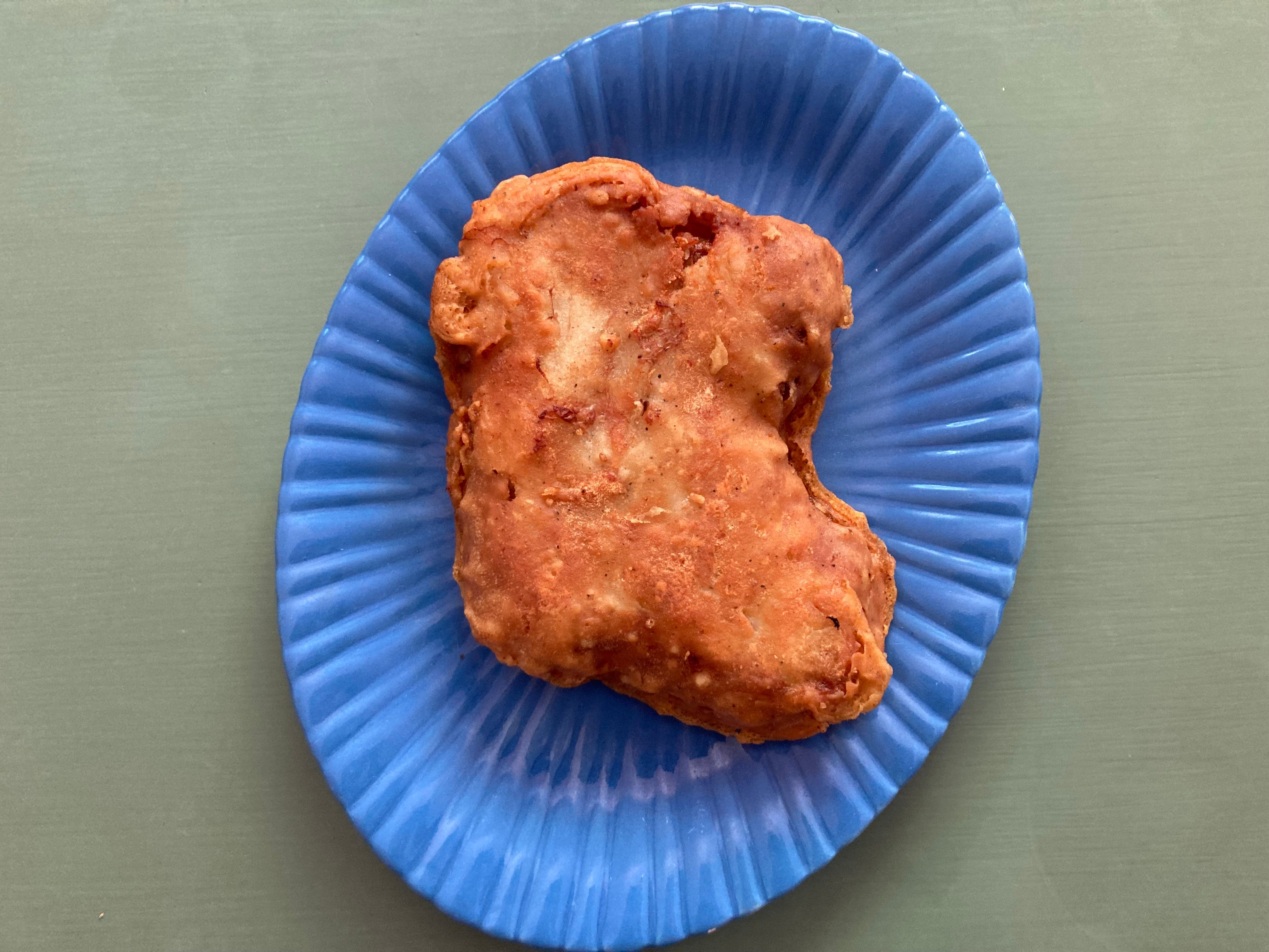 Una libra de pollo, en forma de nugget. 