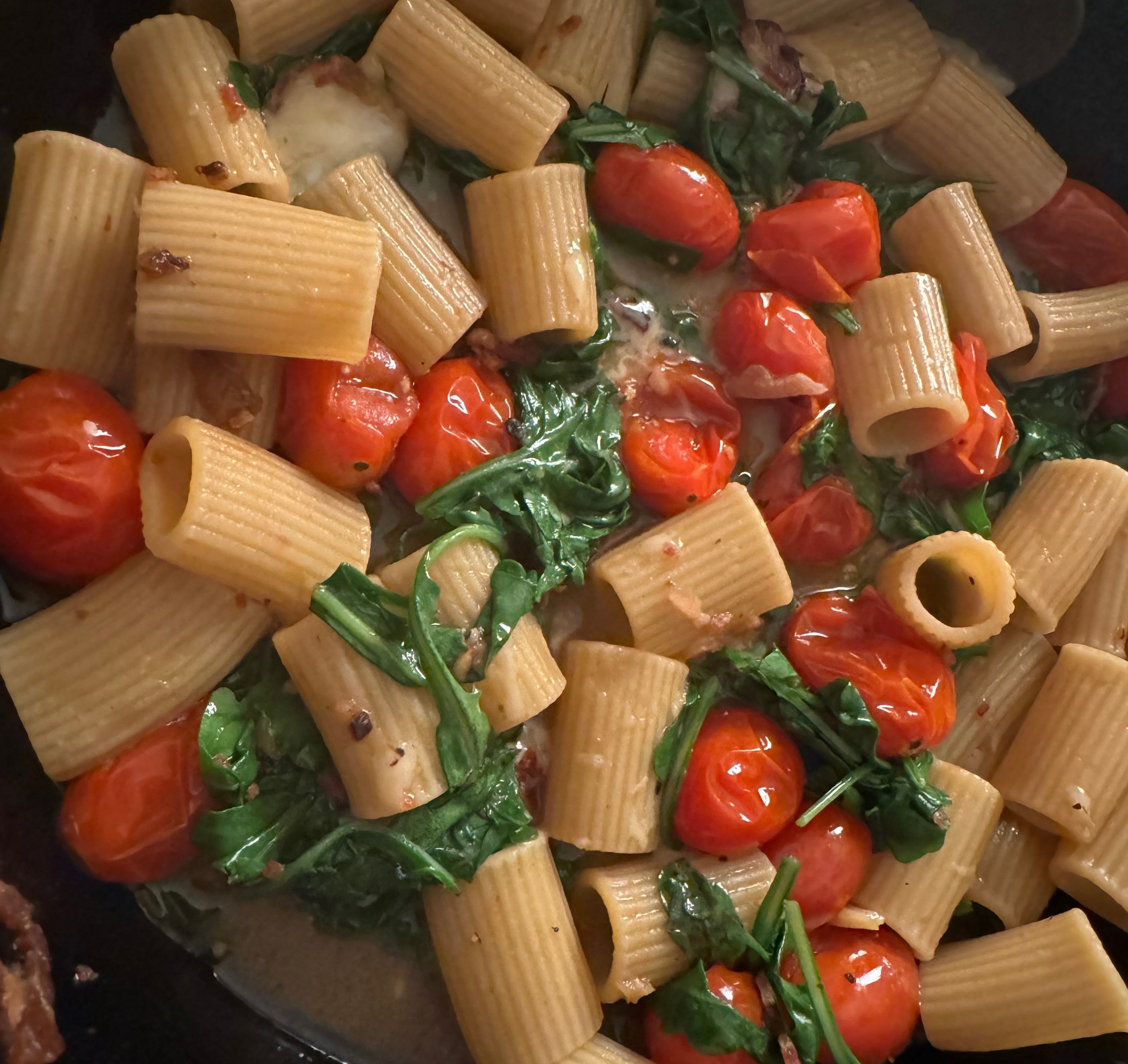 Una receta de rigatoni de la empresa de pasta Barilla podría saber mejor con la banda sonora adecuada.