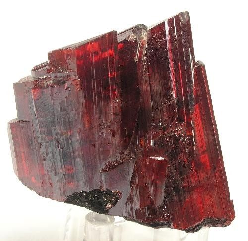 El rejalgar, un mineral tóxico de color sangre, puede haber sido el original "sangre de toro."