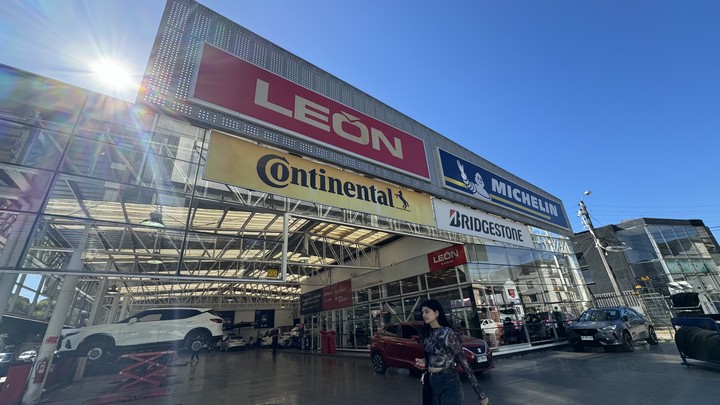 Hay récord de argentinos en Chile y muchos aprovechán para cambiar las cubiertas del auto. Foto: Ariel Grinberg 