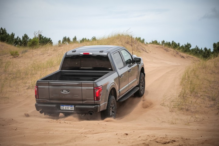 Al tener mayor despeje, la Ford F-150 Tremor mejora sus capacidades off-road.