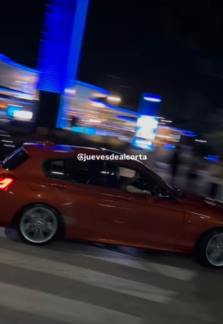 En Instagram, las fotos y los videos los muestran autos preparados y la gente que se reúne para verlos y sacarles fotos. 