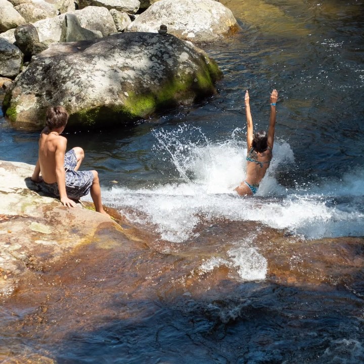 Las vacaciones de Juana Viale. Fotos: Instagram.