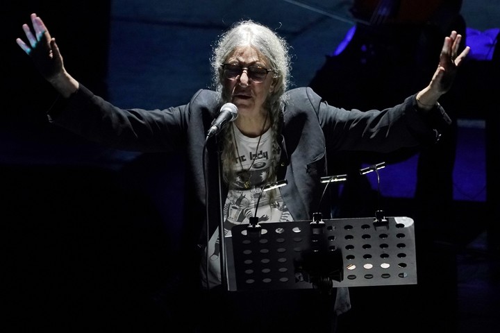 Patti Smiti y Soundwalk Collective en vivo en el Teatro Opera de Buenos Aires. Foto Emmanuel Fernández 