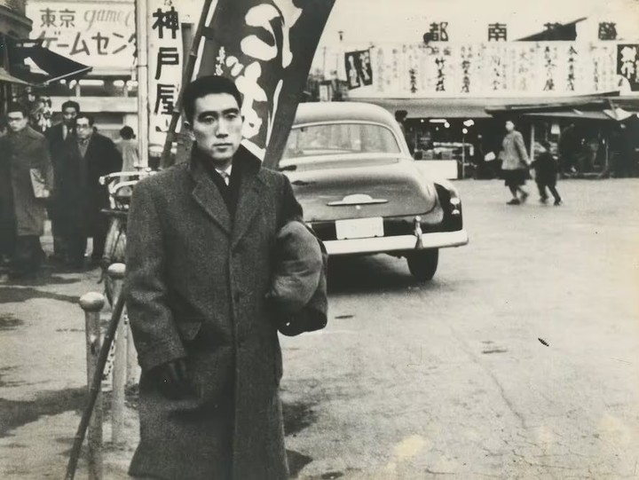 El escritor japonés Yukio Mishima.