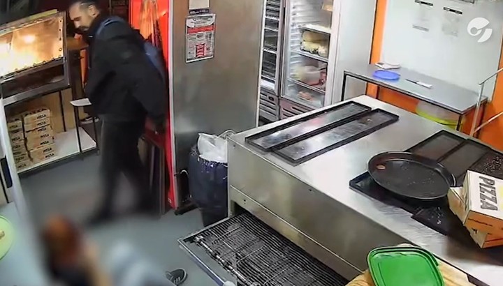 El momento del intento de femicidio en una pizzería de Belgrano.