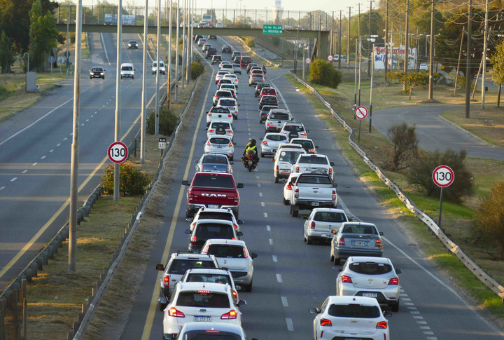 Ocho de cada 10 turistas que llegaron a Mar del Plata en auto. El 14% en Omnibus y 1.5 en avión.
MARCELO CARROLL