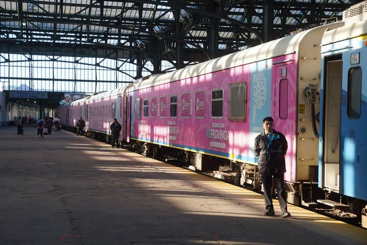 El servicio de tren a Mar del Plata que inauguró el último gobierno de Cristina Kichner es muy lento y le faltan servicios. Sólo un 3 % de los turistas que llegaron a Mar del Plata en ferrocarril. 
Foto Guillermo Rodriguez Adami - FTP CLARIN DSC01039.jpg Z