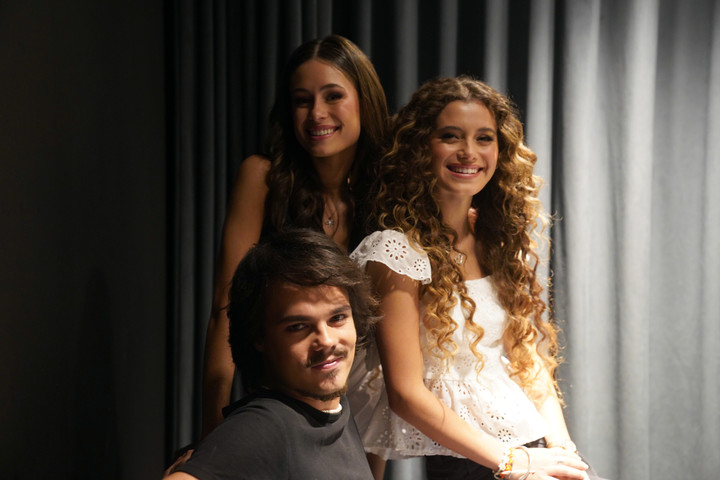 Mora Bianchi, Lola Abraldes y Toti Spangenberg, tres de los protagonistas de "Margarita". La secuela de "Floricienta" es otro éxito de Cris Morena. Foto: Guillermo Rodríguez Adami.