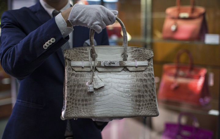 La cartera Birkin de Hermés, el modelo más deseado del mundo. Foto Reuters, Mario Anzuoni