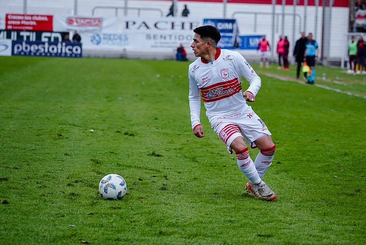 El último cruce terminó en derrota para el Gallito: en su casa, cayó 1-0.