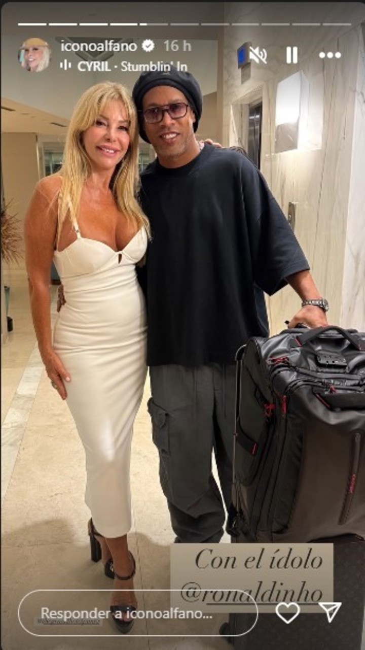 Graciela Alfano coincidió con Ronaldinho Gaúcho, el icónico futbolista brasileño en un hotel de Uruguay.