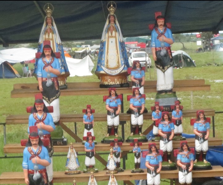 La Virgen con el Gauchito en Corrientes.  Foto. Juan Tausk