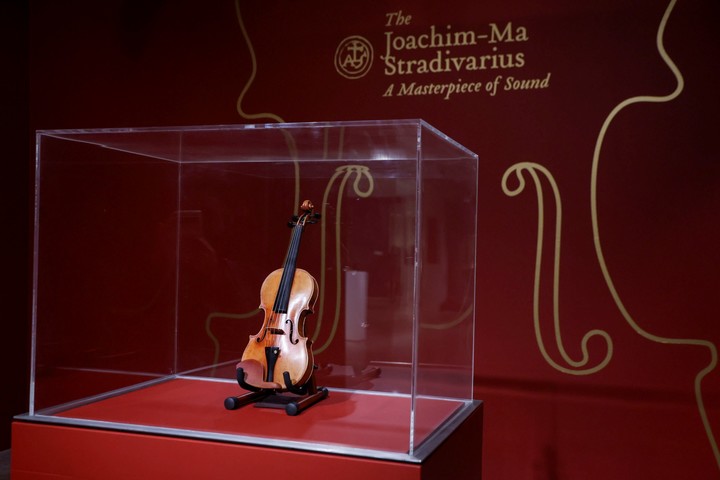 Un violín Stradivarius que será subastado el viernes podría convertirse en el más caro de la historia. EFE