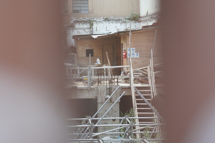 El obrador de la construcción que causó un derrumbe y la muerte de dos personas en un PH de la avenida Pedro Goyena, en Caballito. Foto: Emmanuel Fernández