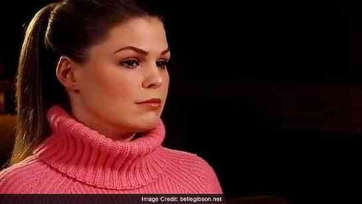 Belle Gibson tiene 33 años y fue multada por 410 dólares australianos, aproximadamente.