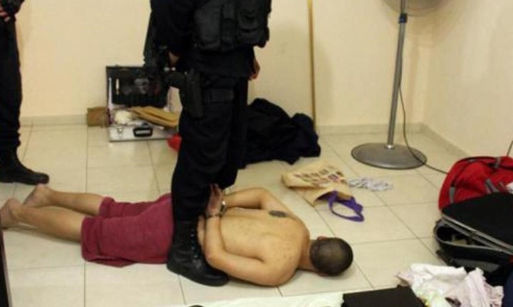 La detención de Javier Hernán Pino tras haber asesinado a 2 hermanos rosarinos. Lo atraparon 5 días después en Santiago del Estero.