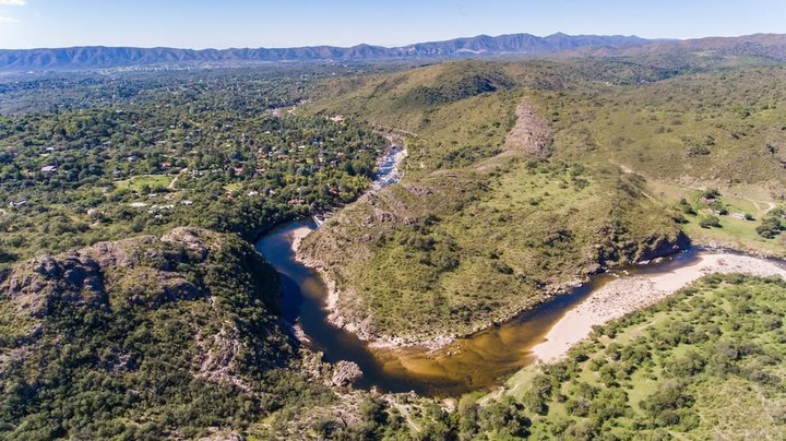 Cuesta Blanca, el balneario más alejado y preferido por su tranquilidad. Foto: Córdoba Turismo.