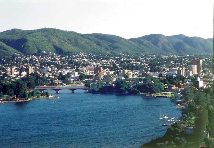 Vila Carlos Paz. 71.274. Ciudad segura y familiar. Fenómeno del verano.