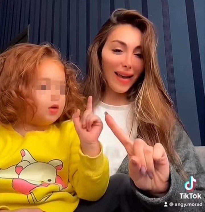 Angy Morad junto a su hija  Mabella en un video de TikTok. Captura