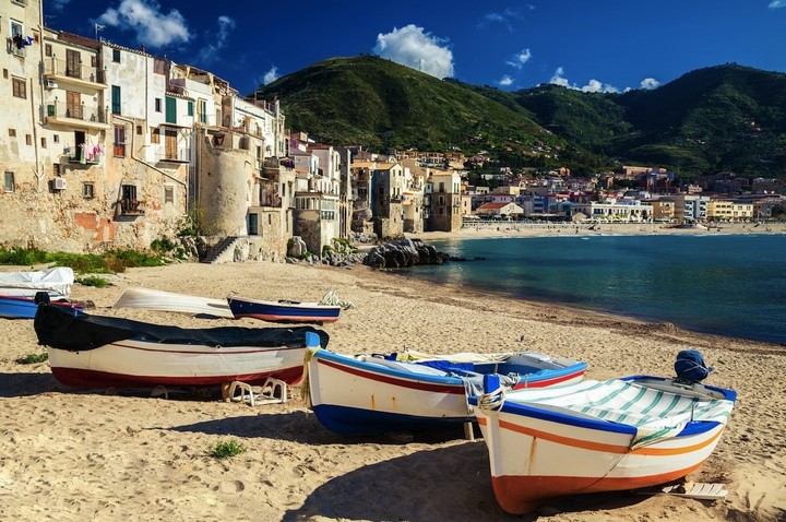 Cefalú, a una hora de Palermo, en la isla de Sicilia. Foto Shutterstock