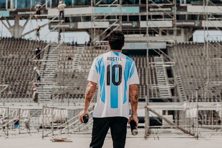 Con la 10. Øostil representa a la Argentina en el universo de la música electrónica.