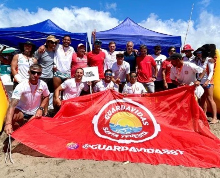 El equipo de guardavidas de Santa Teresita se quedó con la competencia masculina y mixta. Foto: Gentileza Sugara.