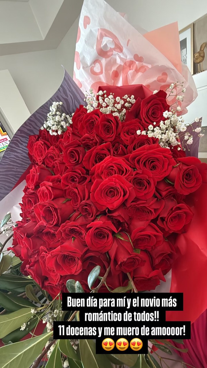 Eduardo Fort le regaló 100 rosas rojas a Rocío Marengo. Foto: Instagram