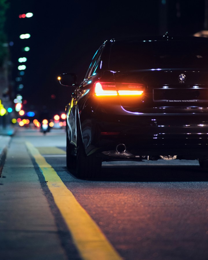 Los estafadores utilizan referencias falsas a leyes inexistentes para engañar a los automovilistas. Foto: Unsplash.