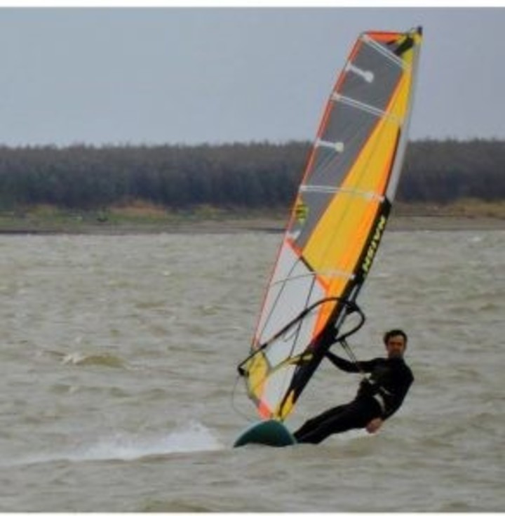 La costa del Paraná en Ramallo es uno de los destinos más elegidos para descansar y disfrutar del río. Foto: Ramallo Turismo.