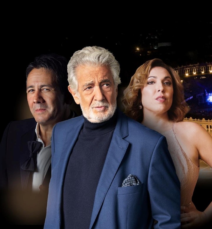 Plácido Domingo junto a la soprano María José Siri y su hijo Plácido Domingo Jr., en uno de los posters de la gira que llegará a Uruguay.