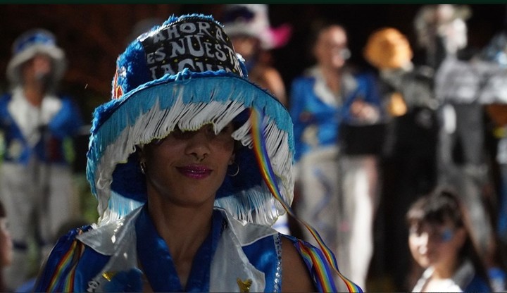 En el oeste, Merlo es uno de los municipios donde el carnaval dura un mes: desde el 8 de febrero hasta el 8 de marzo.