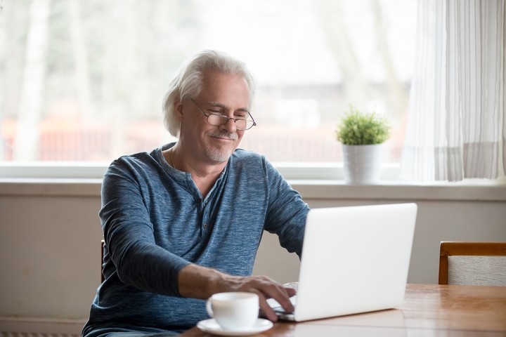 Al escribir todos los días se fomenta la autodisciplina y luego puede aplicarse a muchas actividades. Foto: Shutterstock.