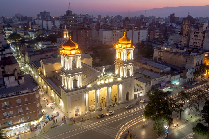 San Miguel de Tucumán tiene la mayor densidad poblacional de la provincia del noroeste argentino. Foto: Clarín.