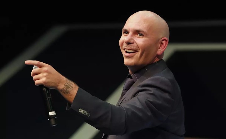 Pitbull se presenta en su nueva gira.
Foto: EFE.