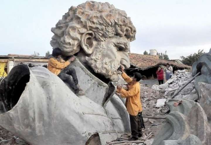 Imagen de la escultura en homenaje a Facundo Quiroga. / Archivo Clarín