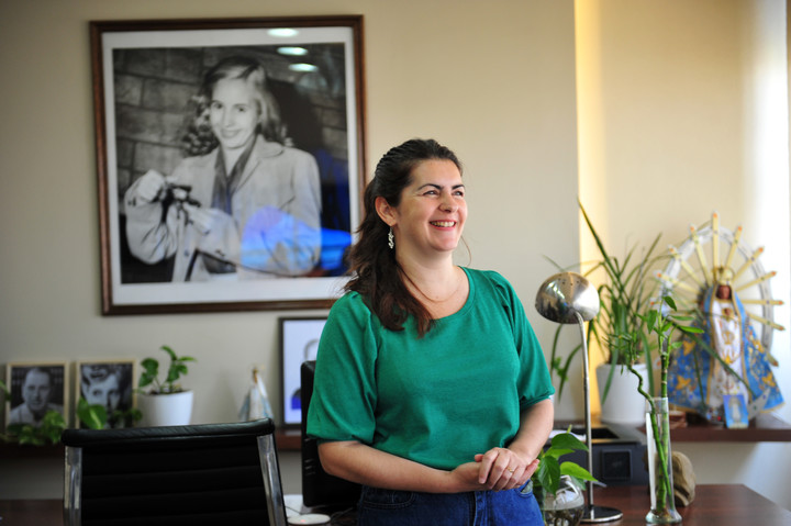 Mariel Fernández, en su despacho, en una entrevista con Clarín.