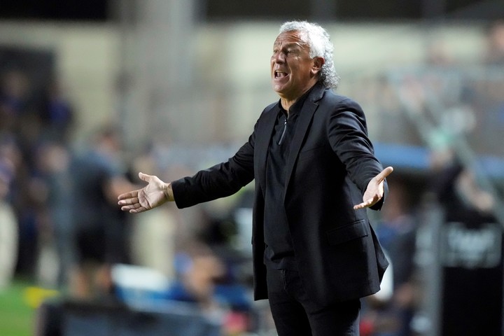 Néstor Gorosito, técnico de Alianza Lima de Perú. (AP Photo/Jorge Saenz)