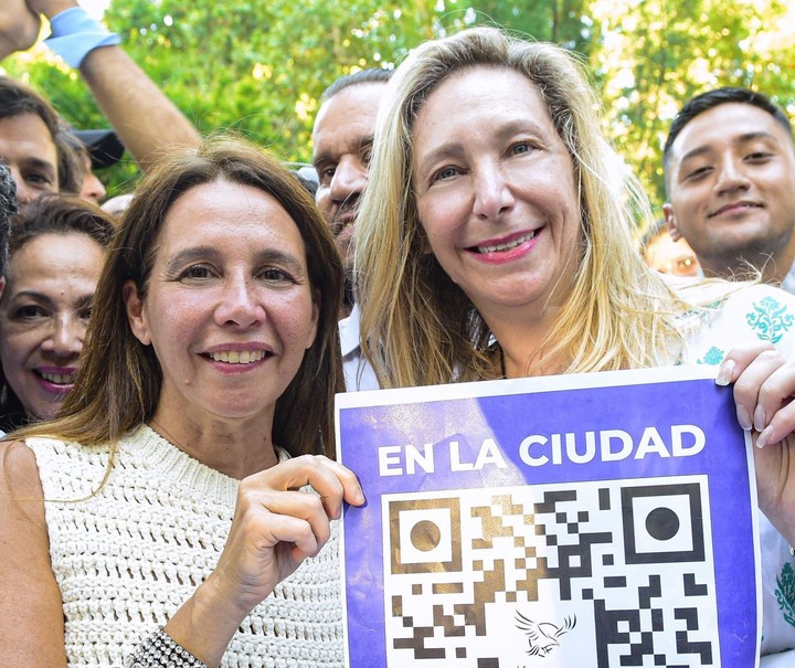 Karina Milei participó de una campaña de afiliación de La Libertad Avanza en Villa Devoto.