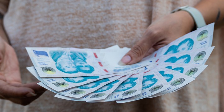 Billetes, pesos argentinos. Foto: archivo.