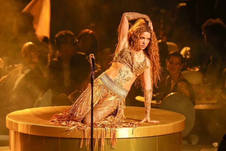  La cantante colombiana Shakira actúa durante la 67ª ceremonia anual de los premios Grammy el domingo 2 de febrero, en el Crypto.com Arena de Los Ángeles, California (EE.UU.). Foto:EFE/ Caroline Brehman