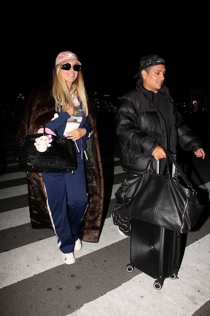 Wanda Nara y Kennys Palacios en Ezeiza. Foto: Movilpress