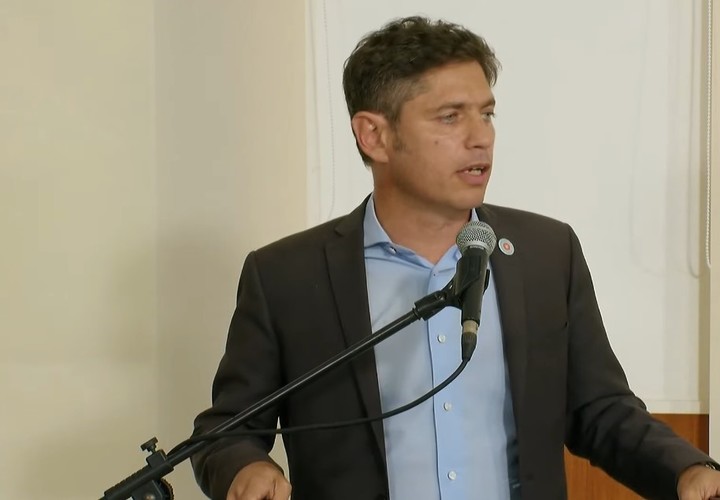 Desde Villa Gesell, Axel Kicillof habló del crimen de Kim en La Plata.