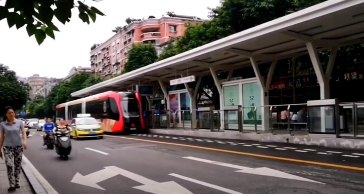 El Trambus que quieren inocorporar a Buenos Aires ya funciona en China.