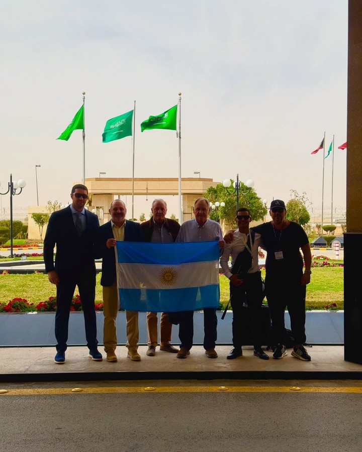 El equipo del Stud Juan Antonio, la gente detrás de El Kódigo, el caballo argentino en la Saudi Cup.