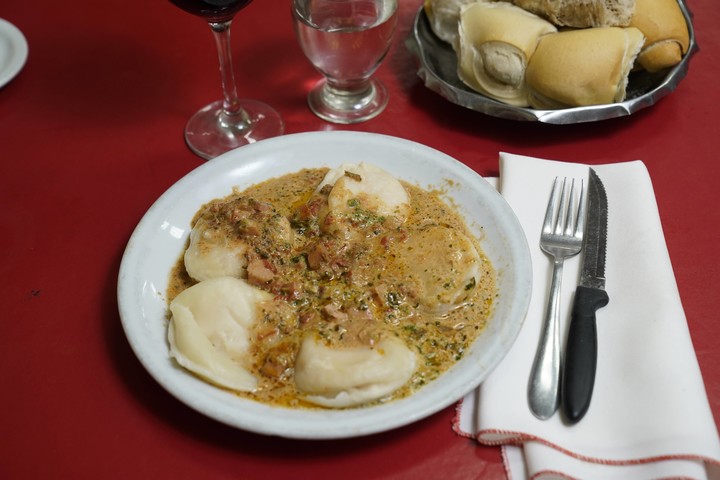 Un plato típico en la cantina Spiagge di Napoli. Foto: Fernando de la Orden / Gourmet.