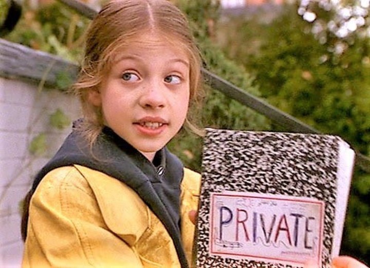 Michelle Trachtenberg como Harriet la espía, filme de 1996.