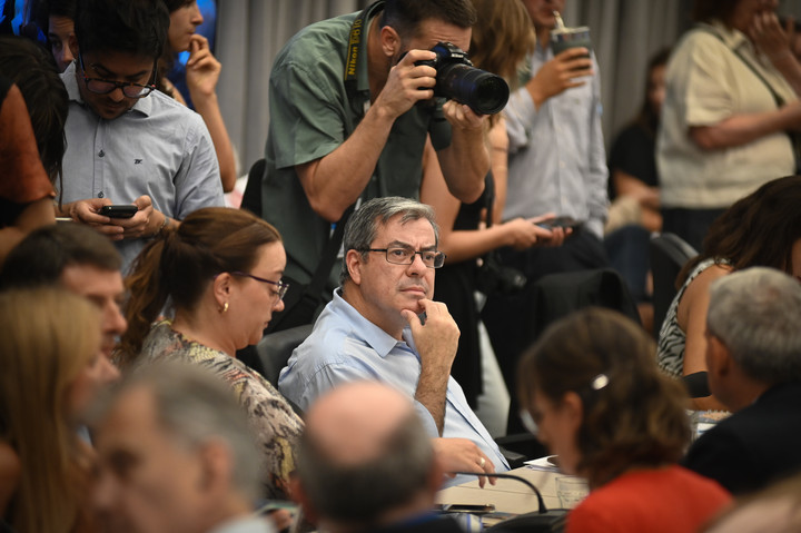 Cecilia Moreau y Germán Martínez, este martes, en el debate en comisión por la suspensión de las PASO:
Foto: Federico López Claro.