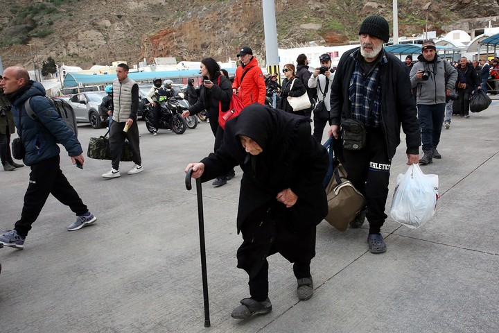 Al menos 11 mil residentes se fueron durante los últimos días. Foto: EFE. 